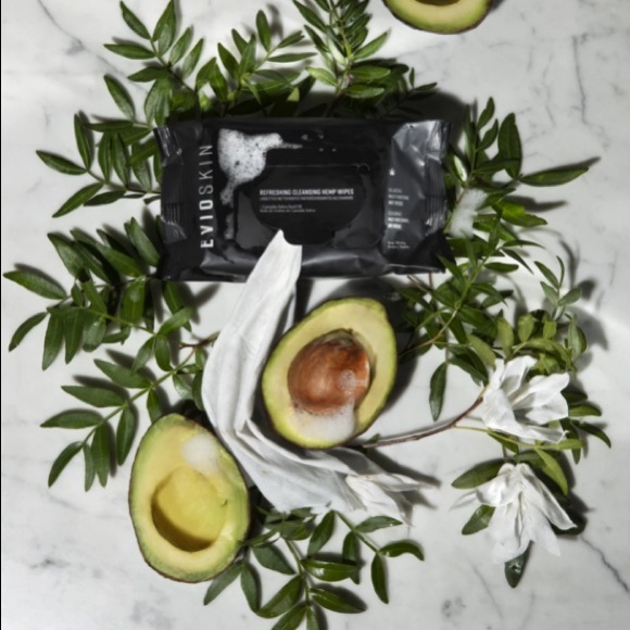 Evio Skin - Aurora Refreshing Cleansing Wipes, 15 count - Picture 4 of 5